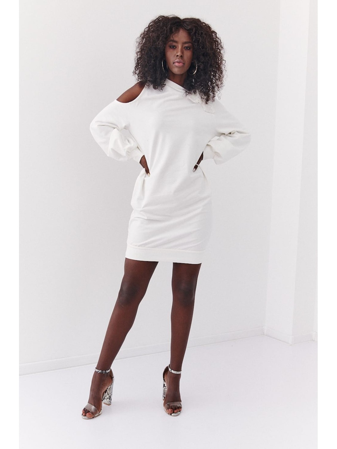 Basic dress with open shoulders ecru FI704 - Online store - Boutique